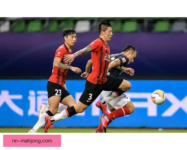 板仓滉加盟门兴格拉德巴赫后迅速崭露头角成为球队后防核心 板仓滉加盟门兴格拉德巴赫后迅速崭露头角成为球队后防核心